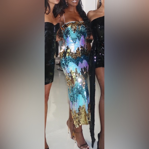 THE NEW ARRIVALS BY ILKYAZ OZEL
Phoenix Dress - Picture 3 of 7